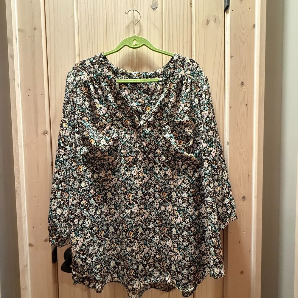 Torrid Harper Pullover Blouse, 3/4 sleeves Size 4 (4X, 26)